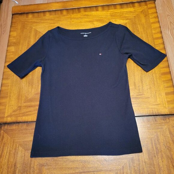 Tommy Hilfiger Essentials Black T-Shirt - Picture 1 of 9